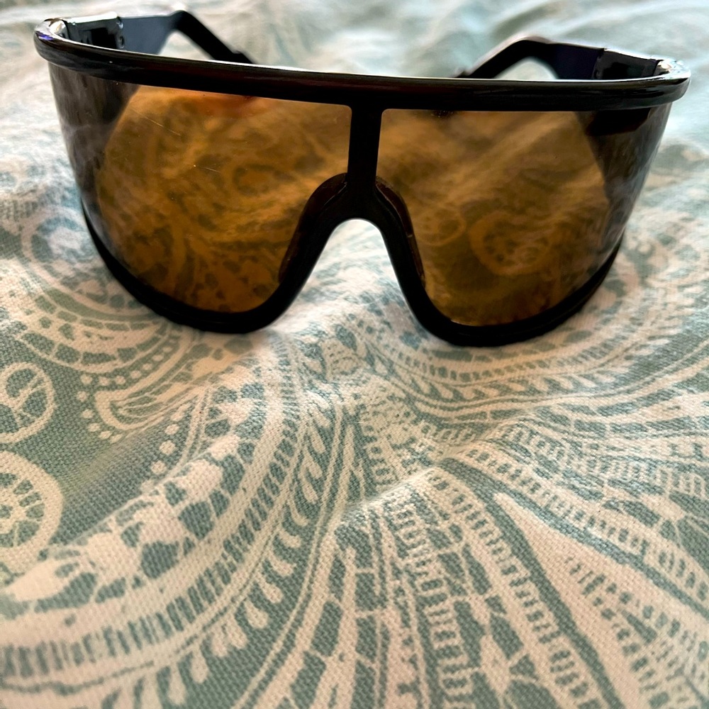 K. One ski snow glasses goggles sunglasses wraparound unisex